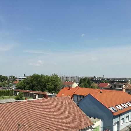 Ambiente Lägenhet Dunajská Streda Exteriör bild